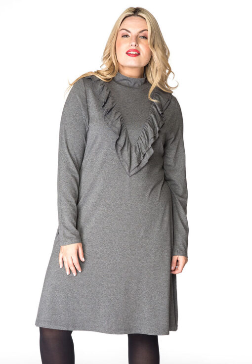 Yoek Dress turtle neck ruffled | Grijs | Maat Plus