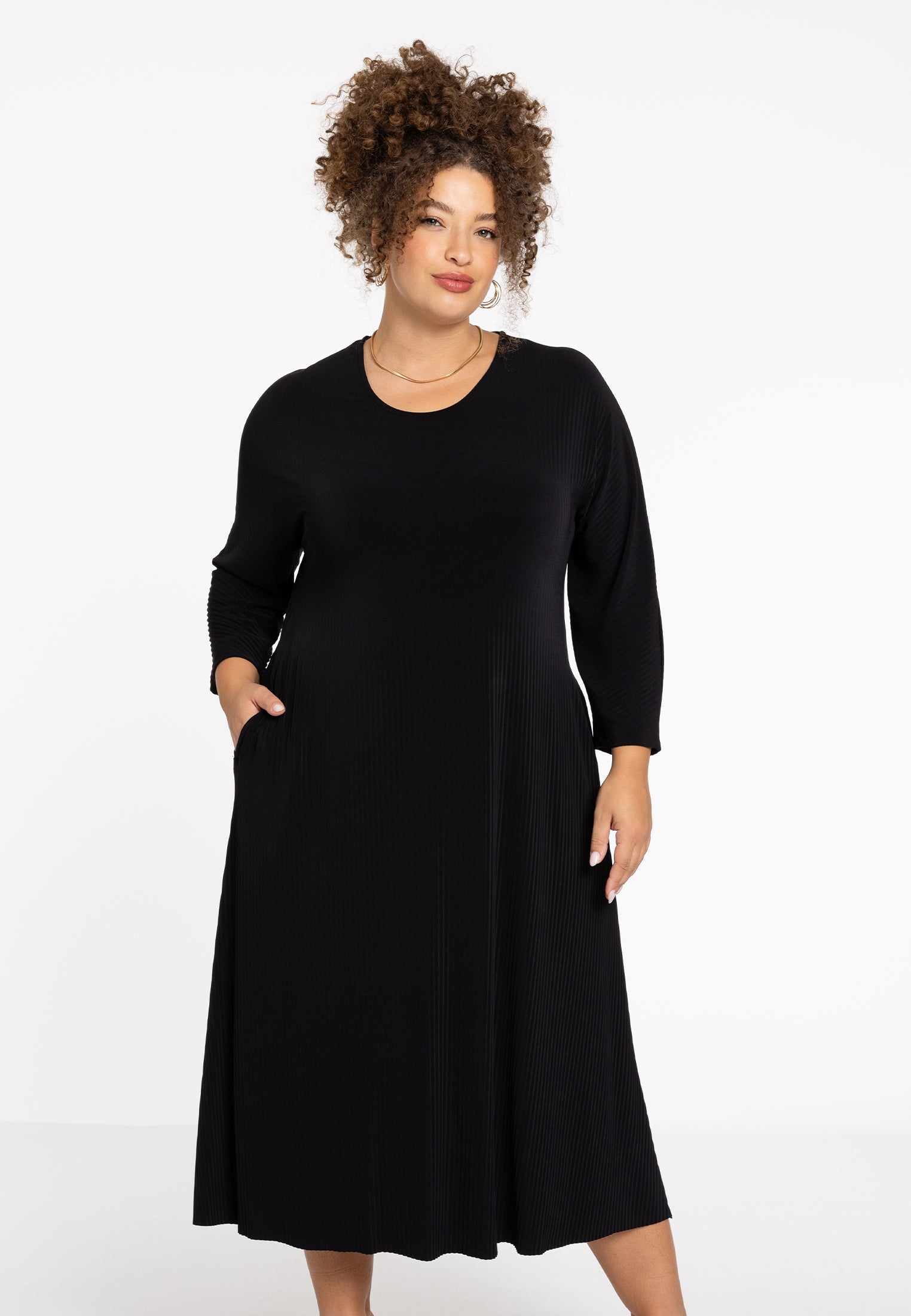 Yoek Jurk PLISSE | Zwart | Maat 42/44