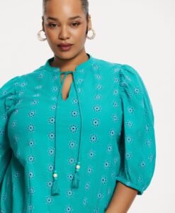 Yoek Top broderie anglaise | Turquoise | Maat 42/44