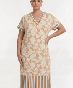 Yoek Dress FLOWER STAMP | Licht Bruin | Maat 50/52