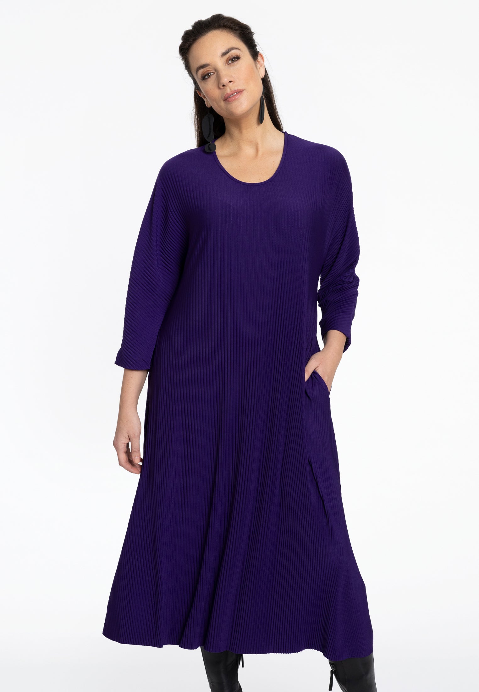 YOEK Jurk PLISSE | Paars | Maat 54/56