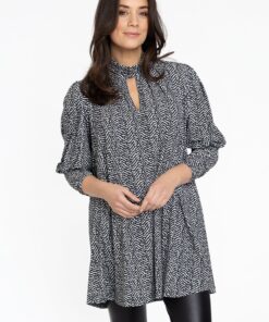 YOEK Tunic wide bottom NOVA | Zwart | Maat 42/44
