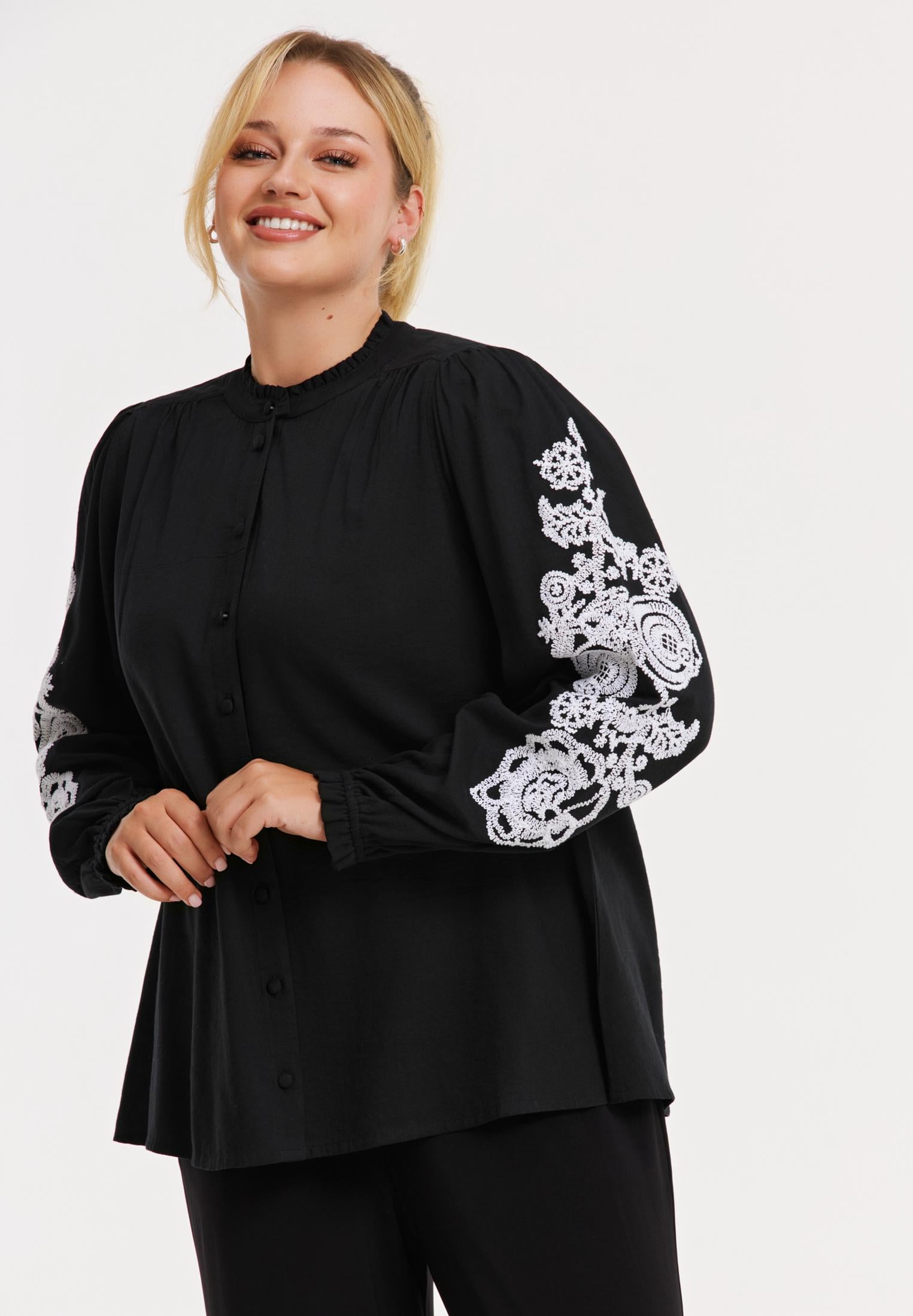 YOEK Blouse TWILL | Zwart | Maat 42/44