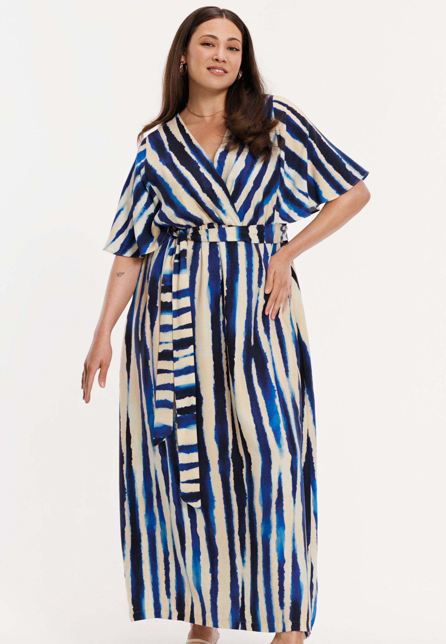 YOEK Maxi-jurk RIPPLES | Blauw | Maat 50/52
