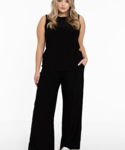 YOEK Singlet fitted | Zwart | Maat 46/48