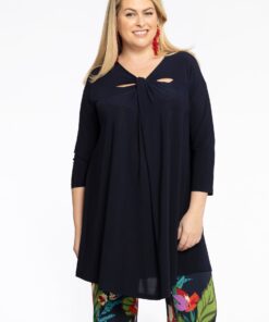 YOEK Tuniek Wide Bottom met halsdetail | Grote maten tuniek | Blauw | Maat 42/44