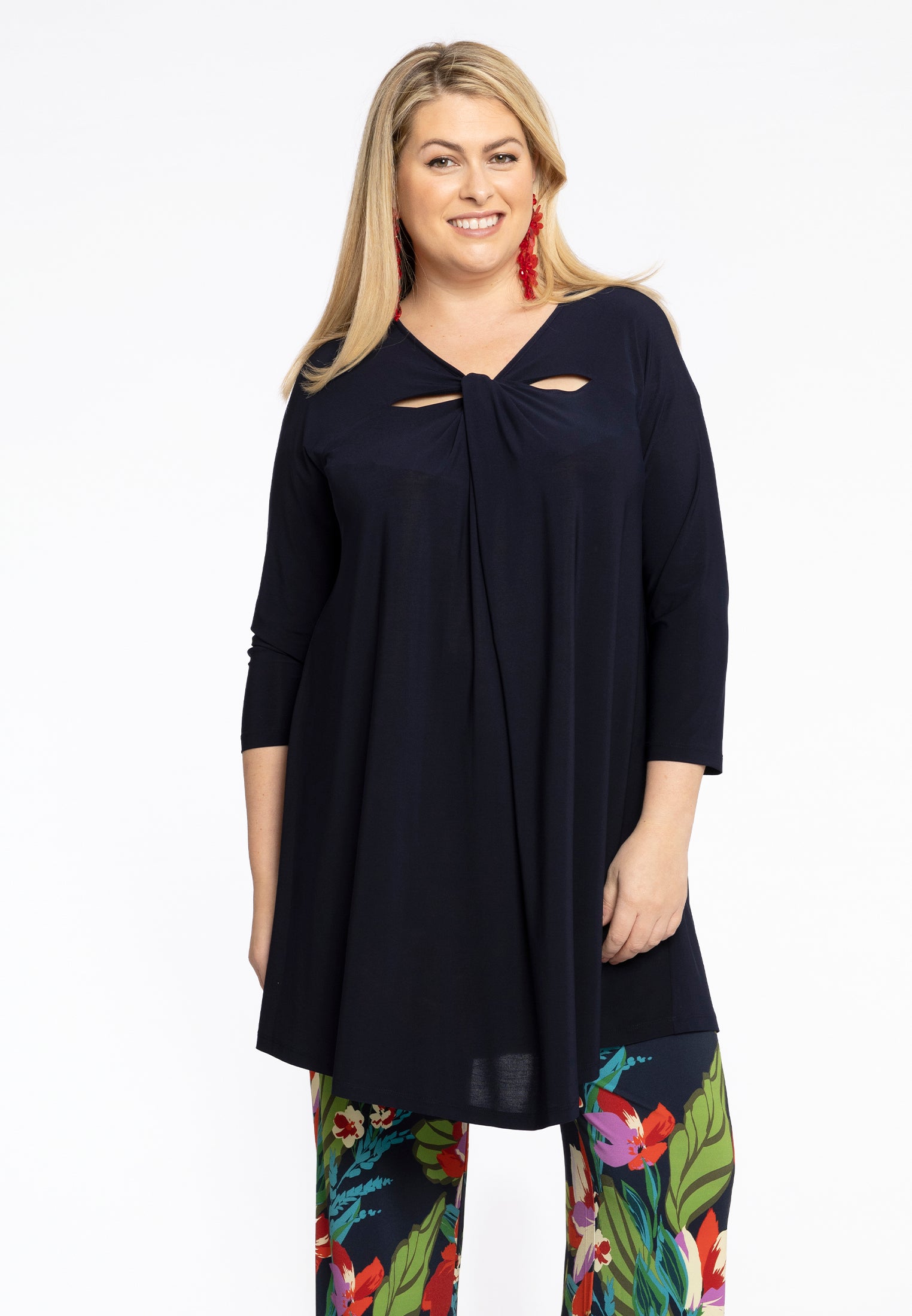YOEK Tuniek Wide Bottom met halsdetail | Grote maten tuniek | Blauw | Maat 42/44