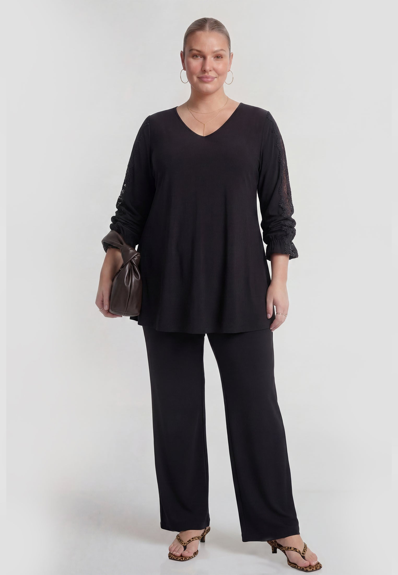 YOEK Tuniek wide bottom | Grote maten tuniek | Zwart | Maat 42/44